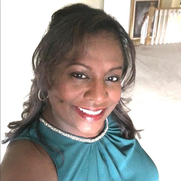 Meet your Posher, Carol - Picture 1 of 1